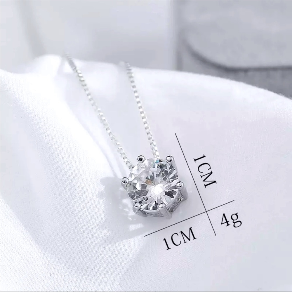 🌟 Sterling Silver Diamond 💎 Necklace - Picture 3 of 4